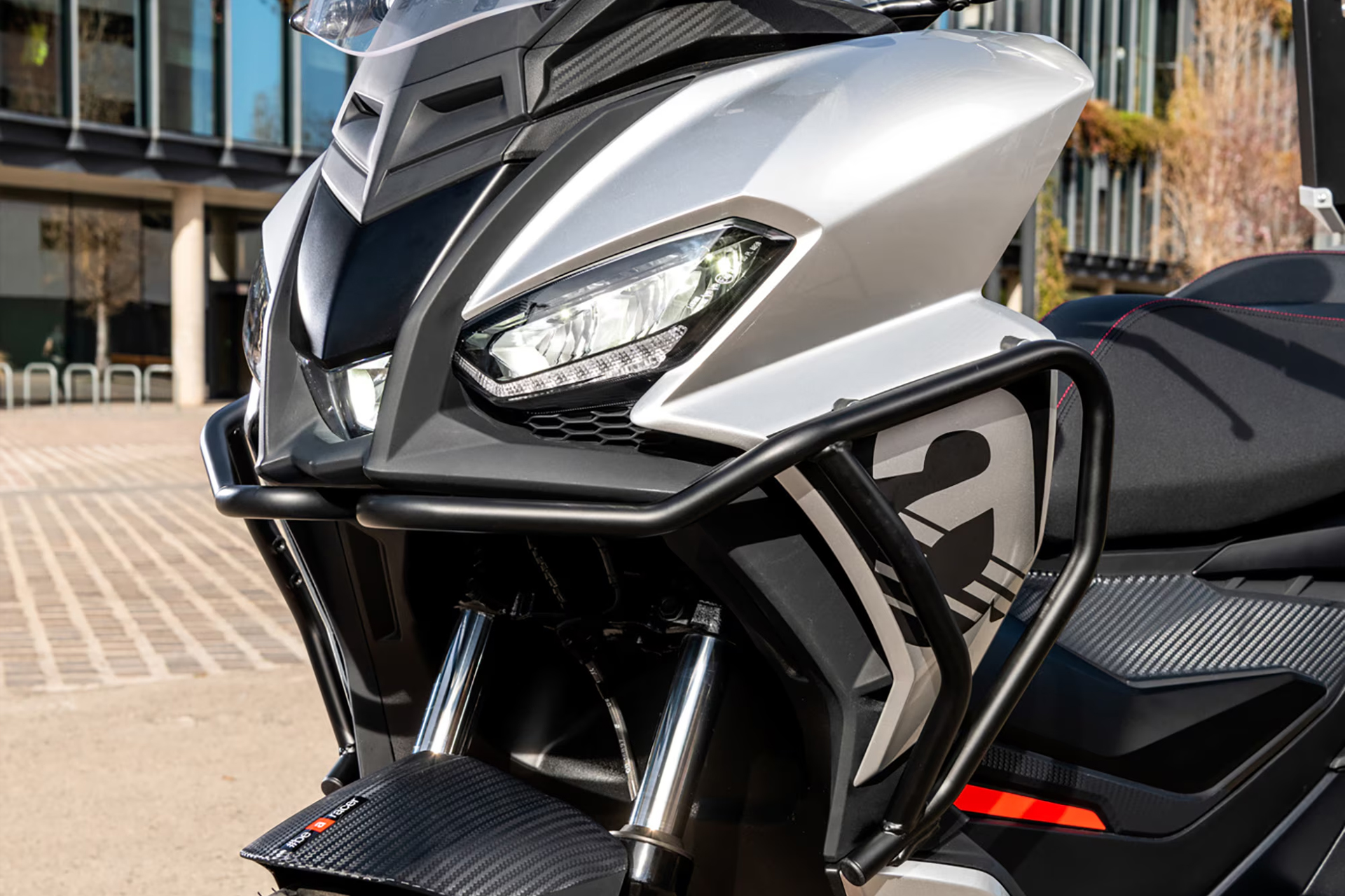 Schutz_Aprilia__2026_teaser_01