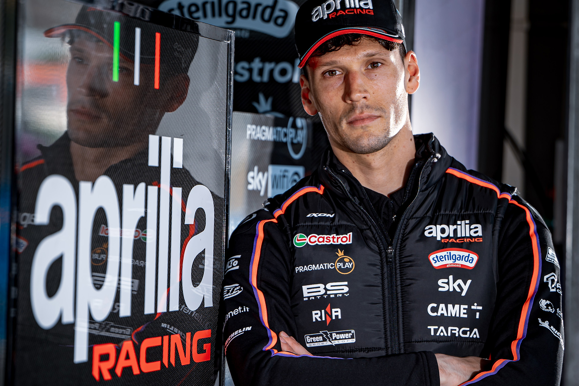 Racing Kollektion_Aprilia__2026_teaser_01